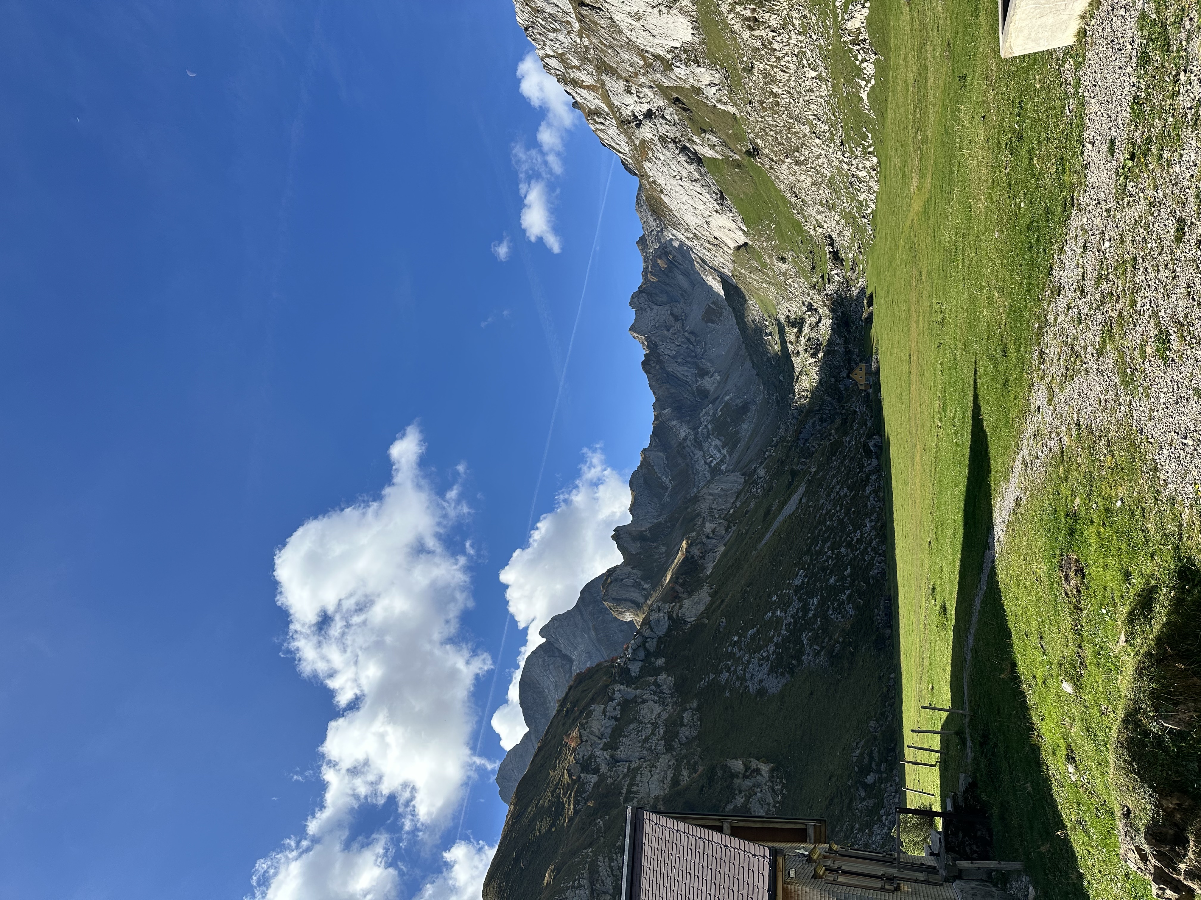 picture of a moutain along the way from Sätnis to Wasserauen